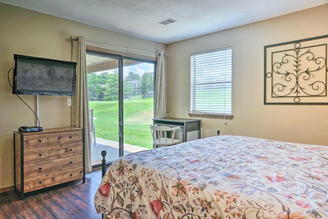 Pet-Friendly Branson Retreat With Pool And Golf Access Apartment ภายนอก รูปภาพ