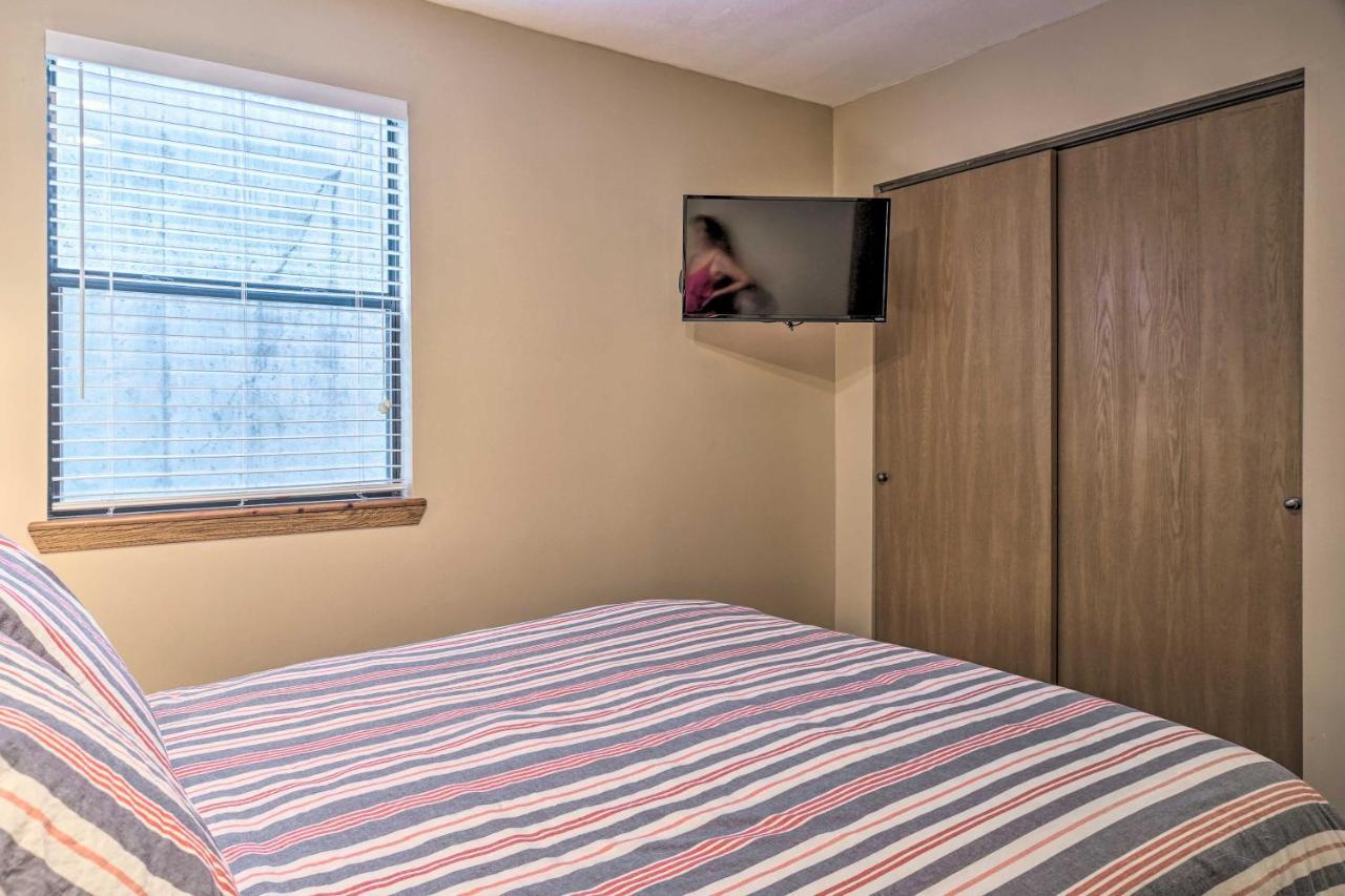 Pet-Friendly Branson Retreat With Pool And Golf Access Apartment ภายนอก รูปภาพ